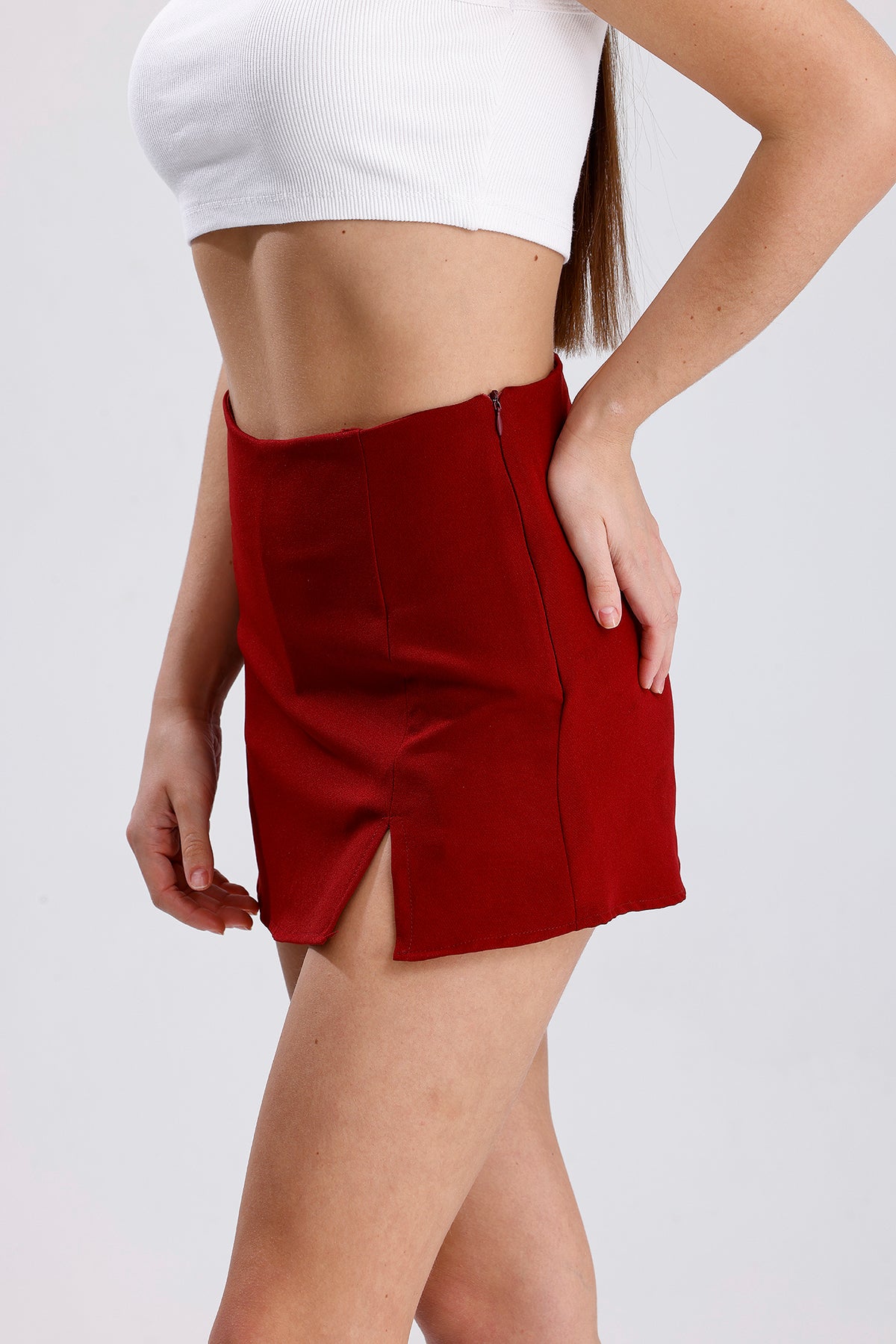 Mini Şort Etek Yandan Yırtmaçlı Arkası Etek Görünümlü