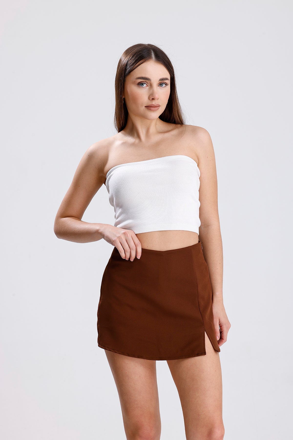 Mini Şort Etek Yandan Yırtmaçlı Arkası Etek Görünümlü